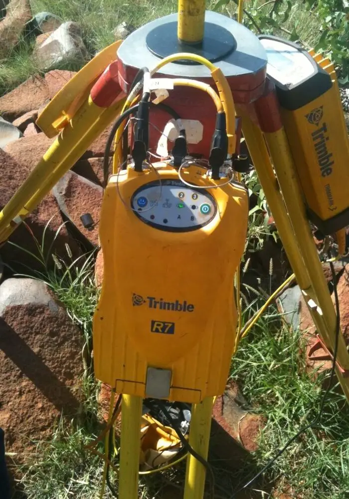Trimble receiver with cable setup