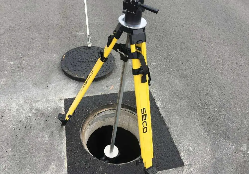 Surveyors composite heavy duty seco tripod with an inverted scanner 220311
