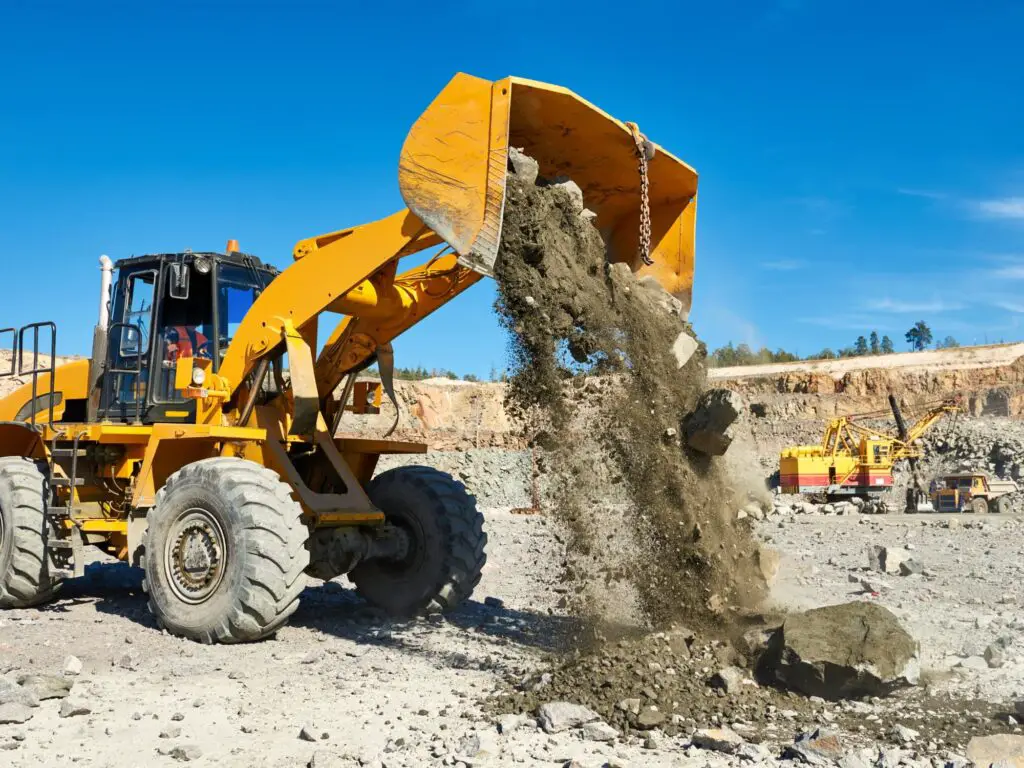 230316 Front end loader moving dirt